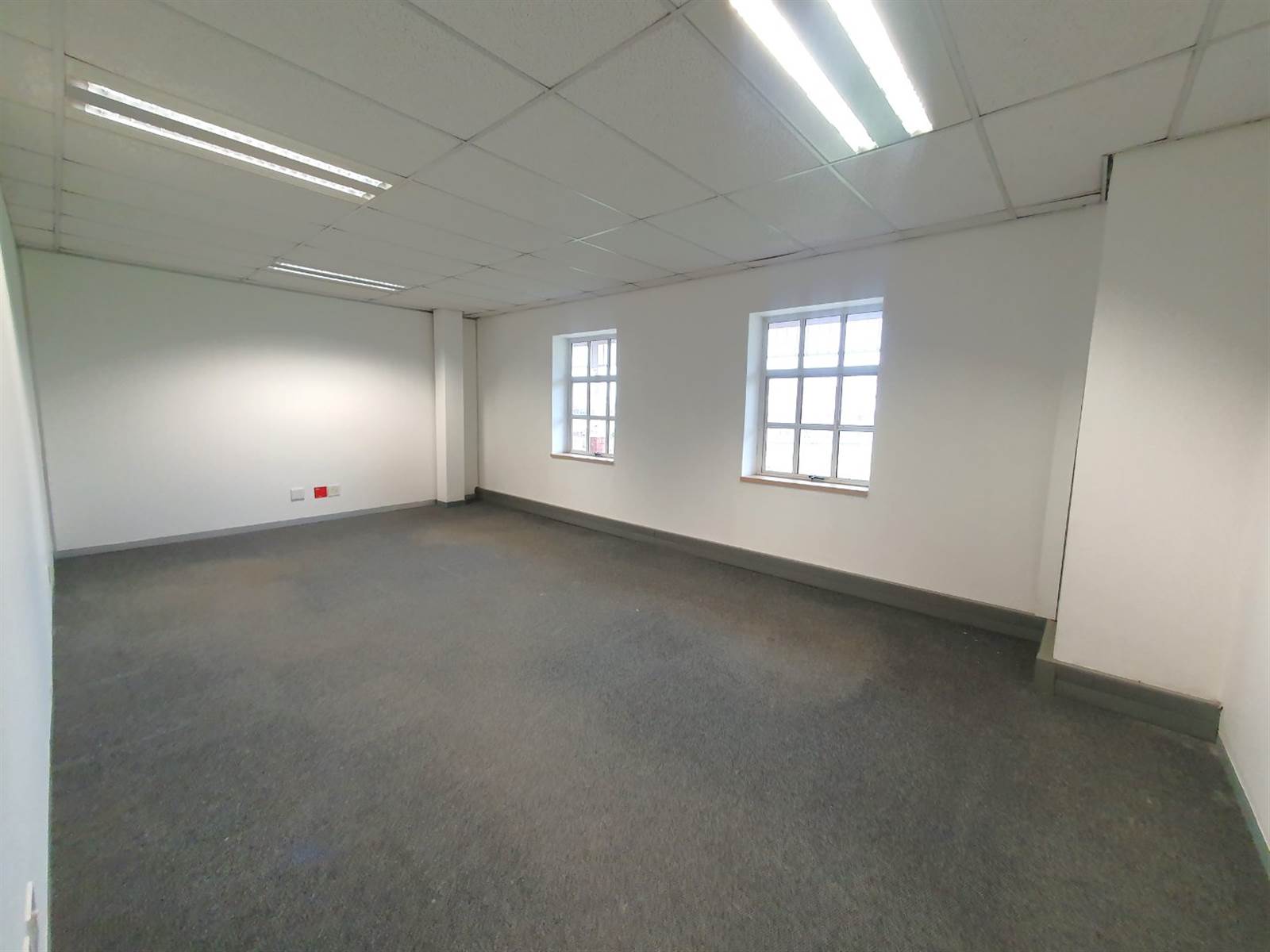 618  m² Office Space in Epsom Downs photo number 12