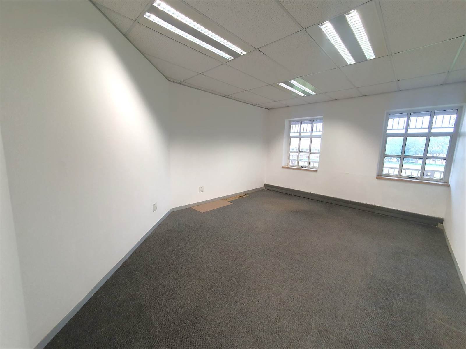 618  m² Office Space in Epsom Downs photo number 14