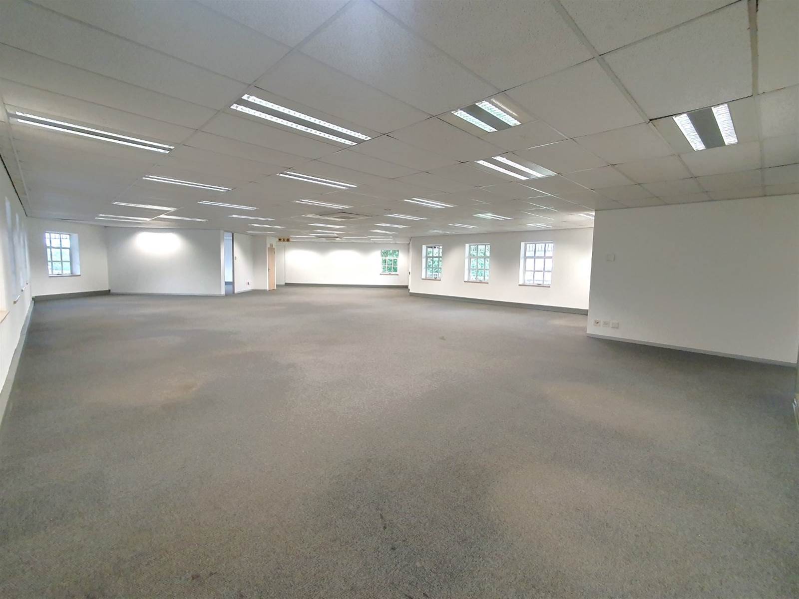 618  m² Office Space in Epsom Downs photo number 7