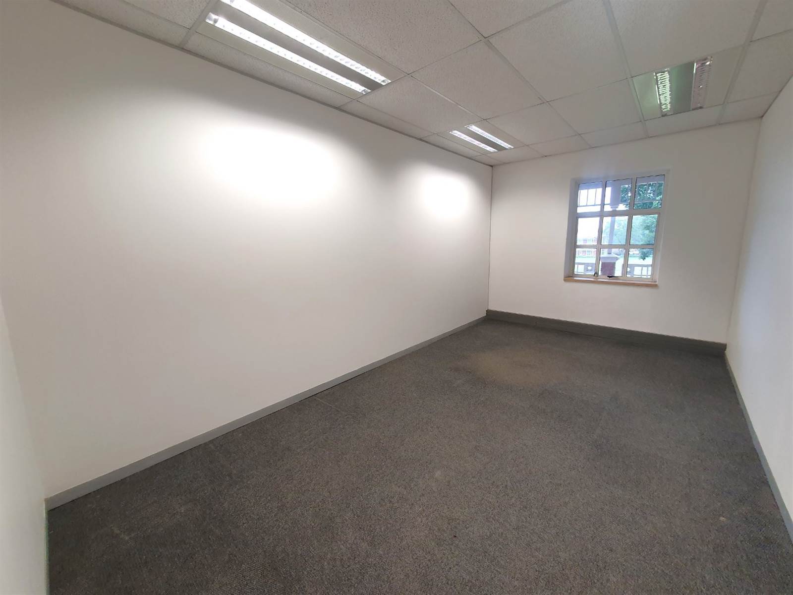 618  m² Office Space in Epsom Downs photo number 15