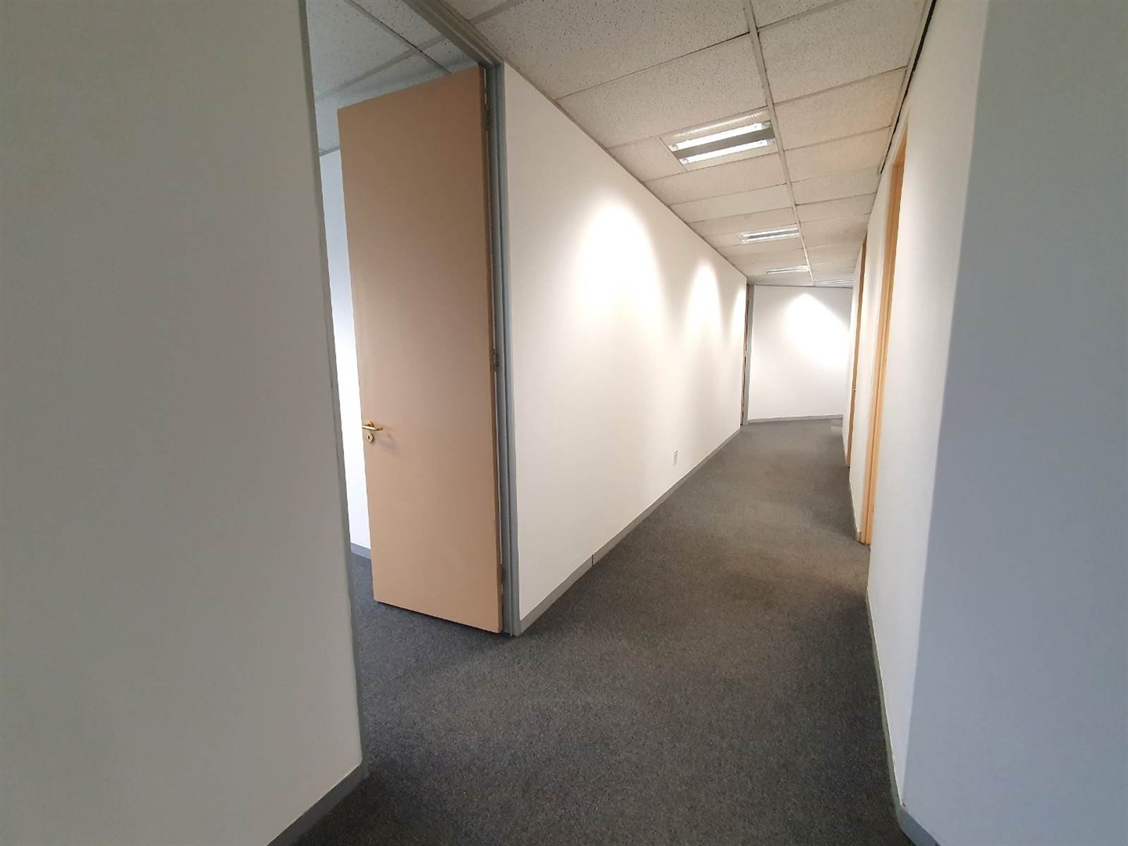 618  m² Office Space in Epsom Downs photo number 10