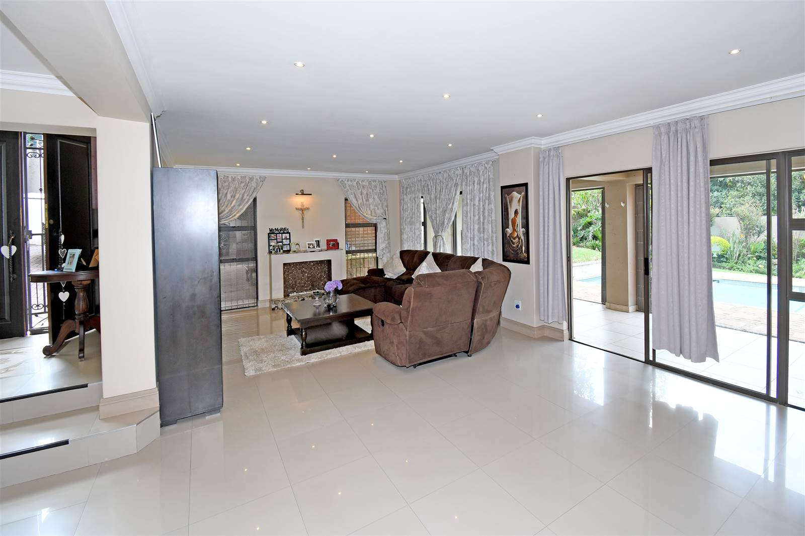 4 Bed House in Fairland photo number 10
