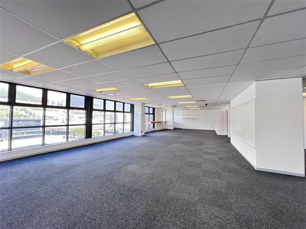 428  m² Commercial space in Woodstock