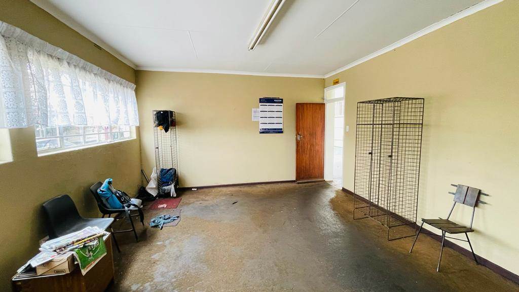 1000  m² Industrial space in Roodepoort Central photo number 19