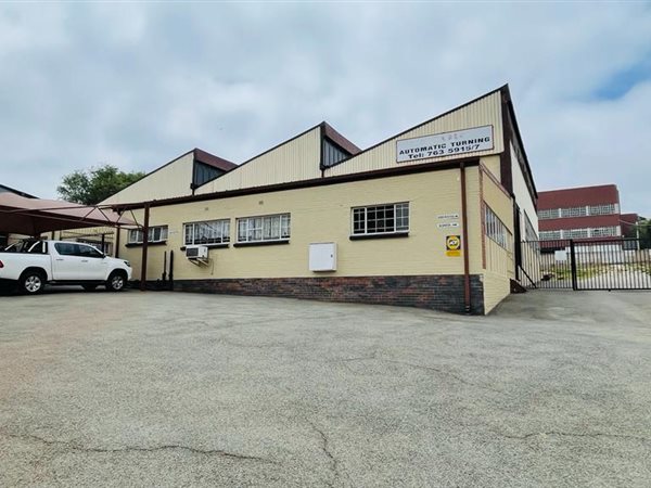 1000  m² Industrial space in Roodepoort Central