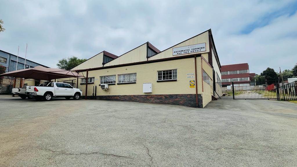 1000  m² Industrial space in Roodepoort Central photo number 1
