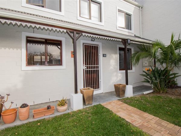 2 Bed Townhouse in Strand South
