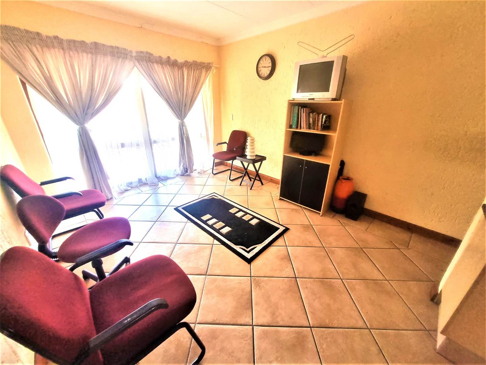 1 Bed Townhouse in Sunninghill photo number 6