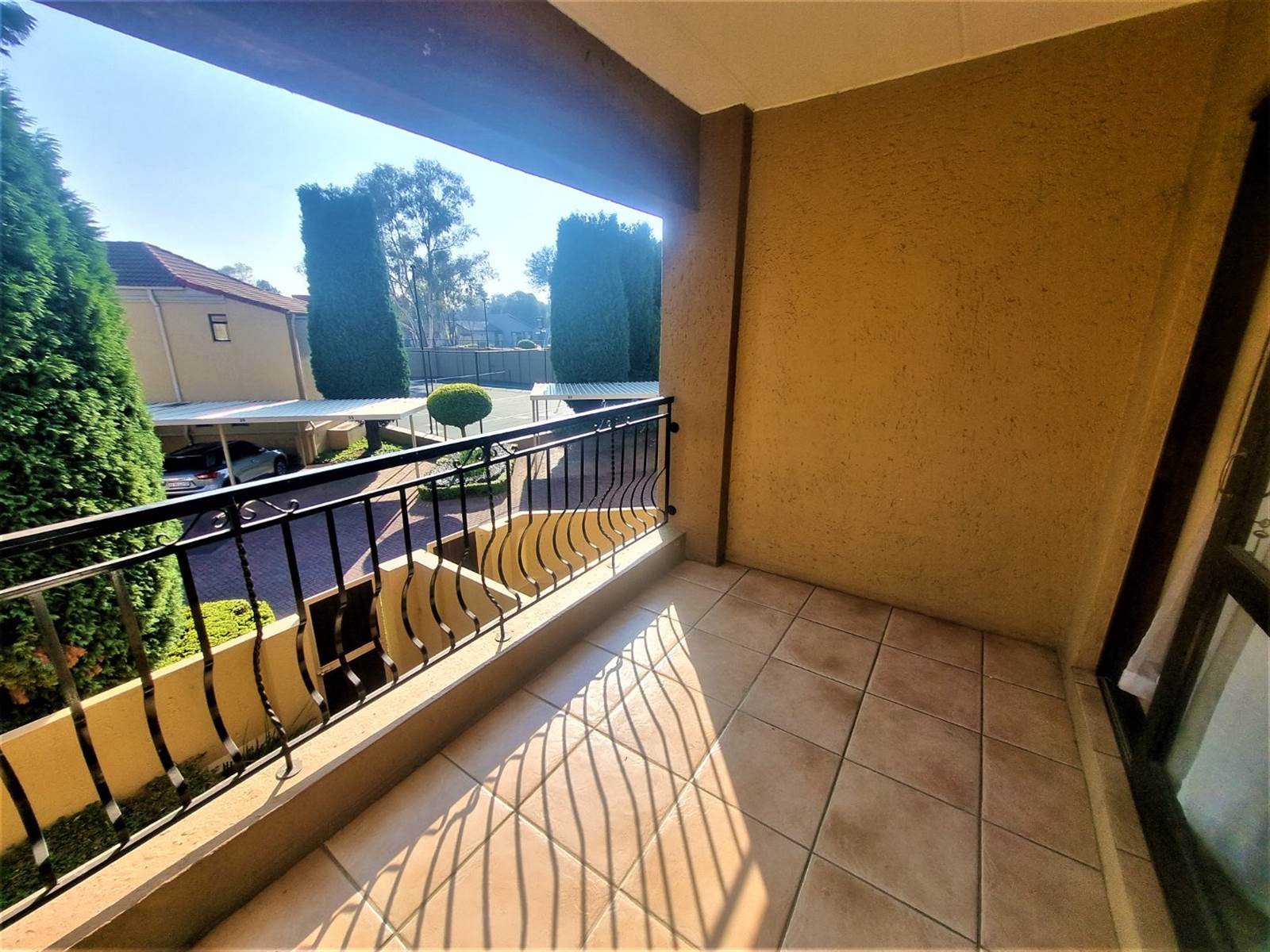 1 Bed Townhouse in Sunninghill photo number 14