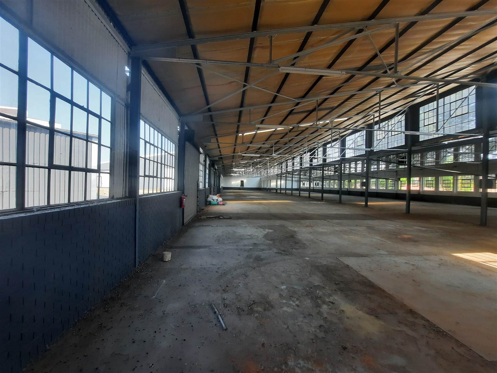 12258  m² Industrial space in Manufacta photo number 7