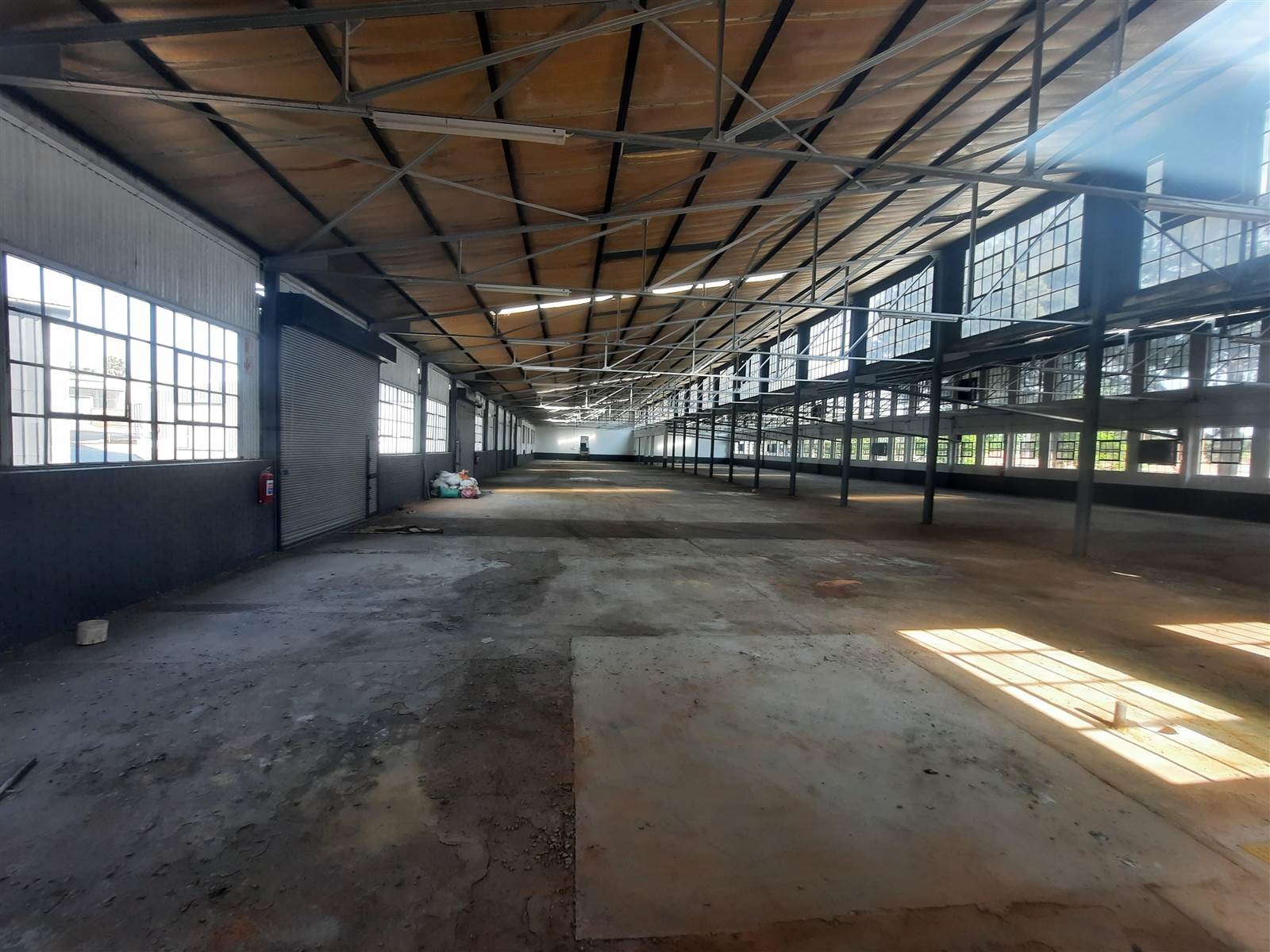 12258  m² Industrial space in Manufacta photo number 9