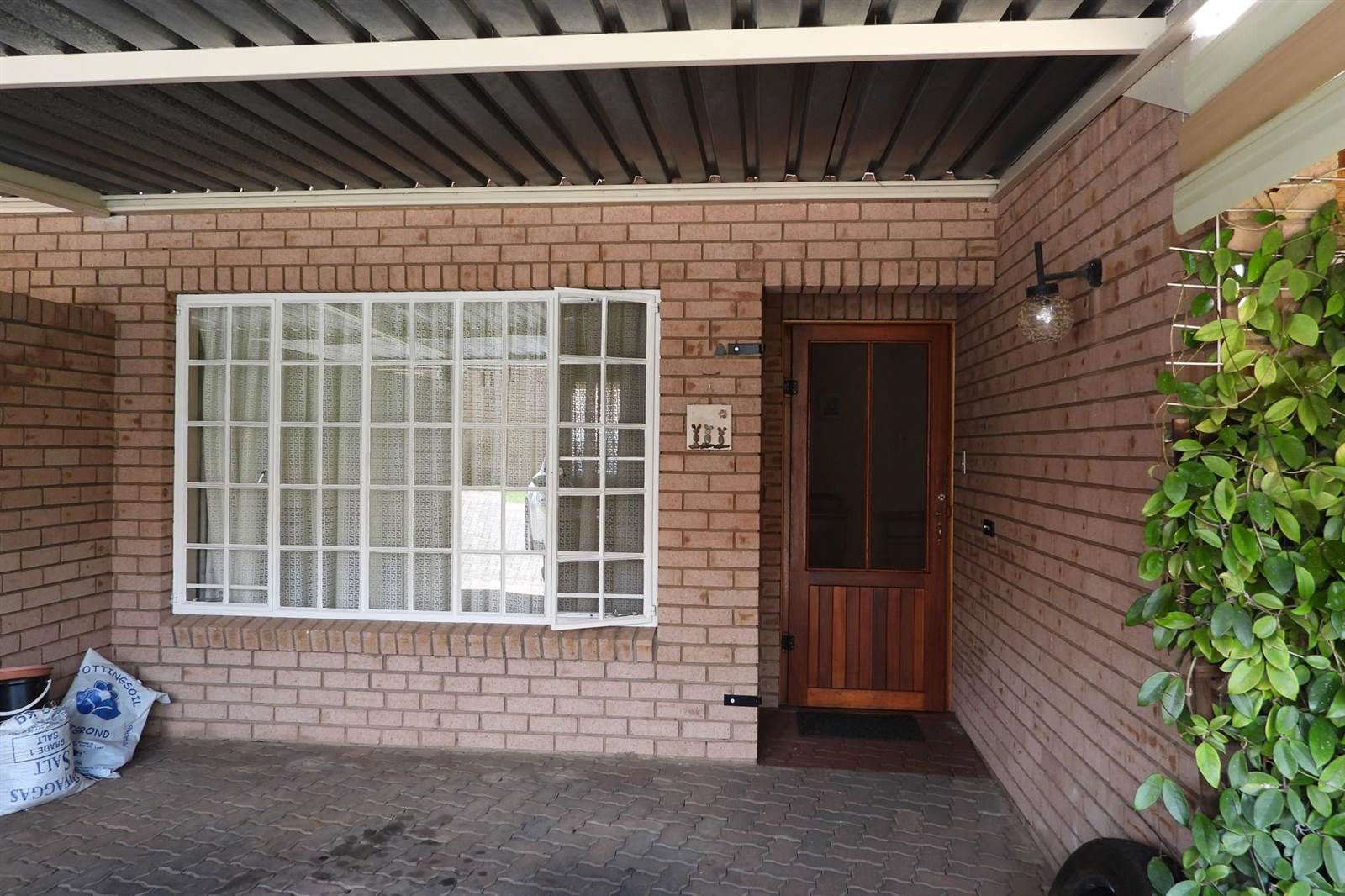 2 Bed Townhouse in Bela-Bela (Warmbaths) photo number 4