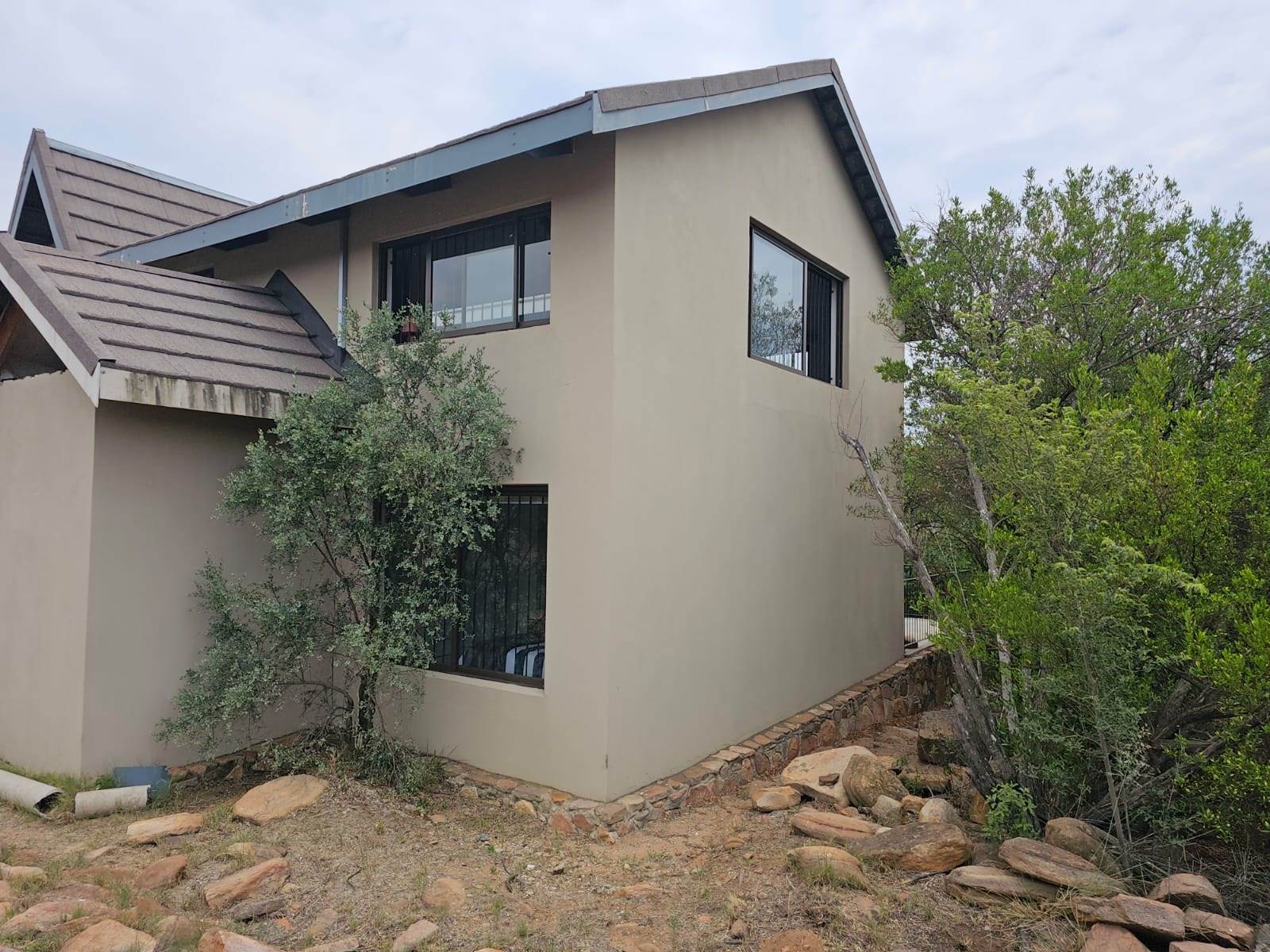 4 Bed House in Rustenburg Central photo number 2