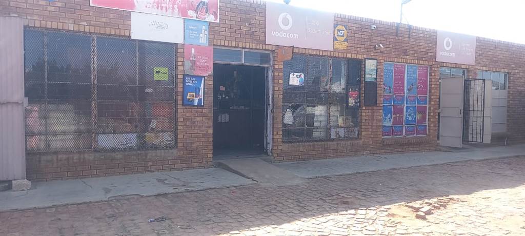 240  m² Commercial space in Lethlabile photo number 1