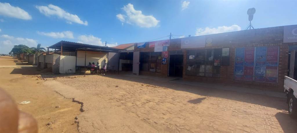 240  m² Commercial space in Lethlabile photo number 7
