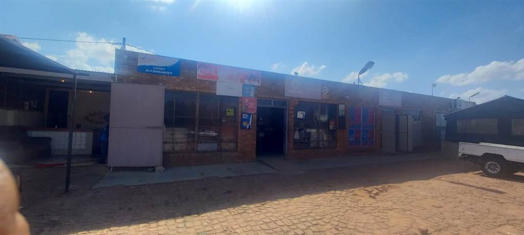 240  m² Commercial space in Lethlabile photo number 3