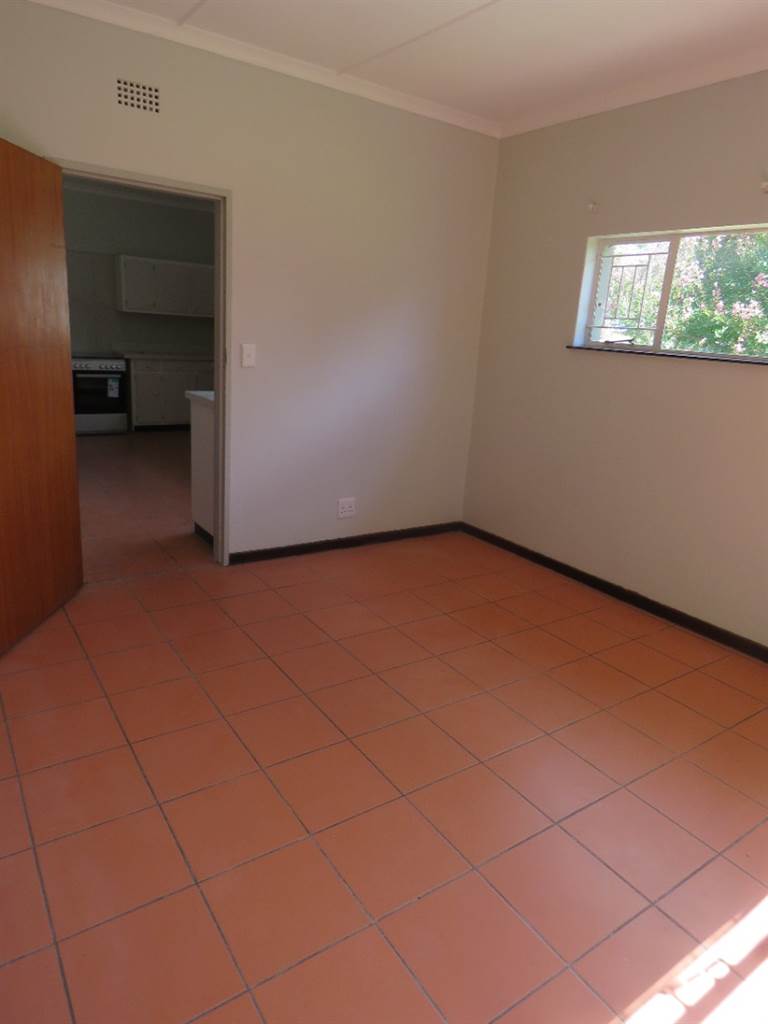 3 Bed House in Harrismith photo number 9