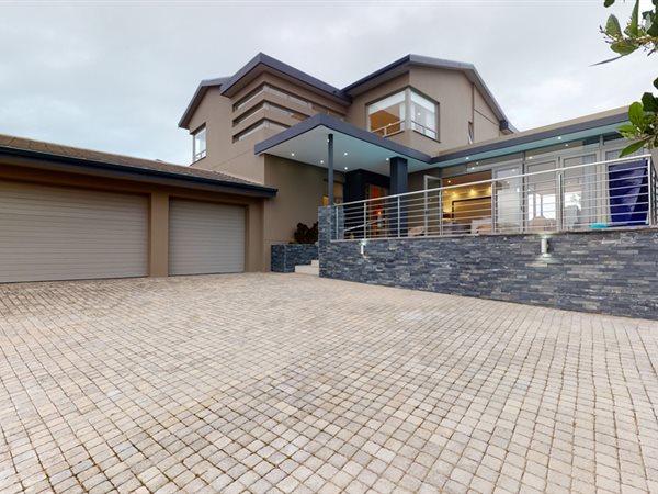 5 Bed House in Herolds Bay