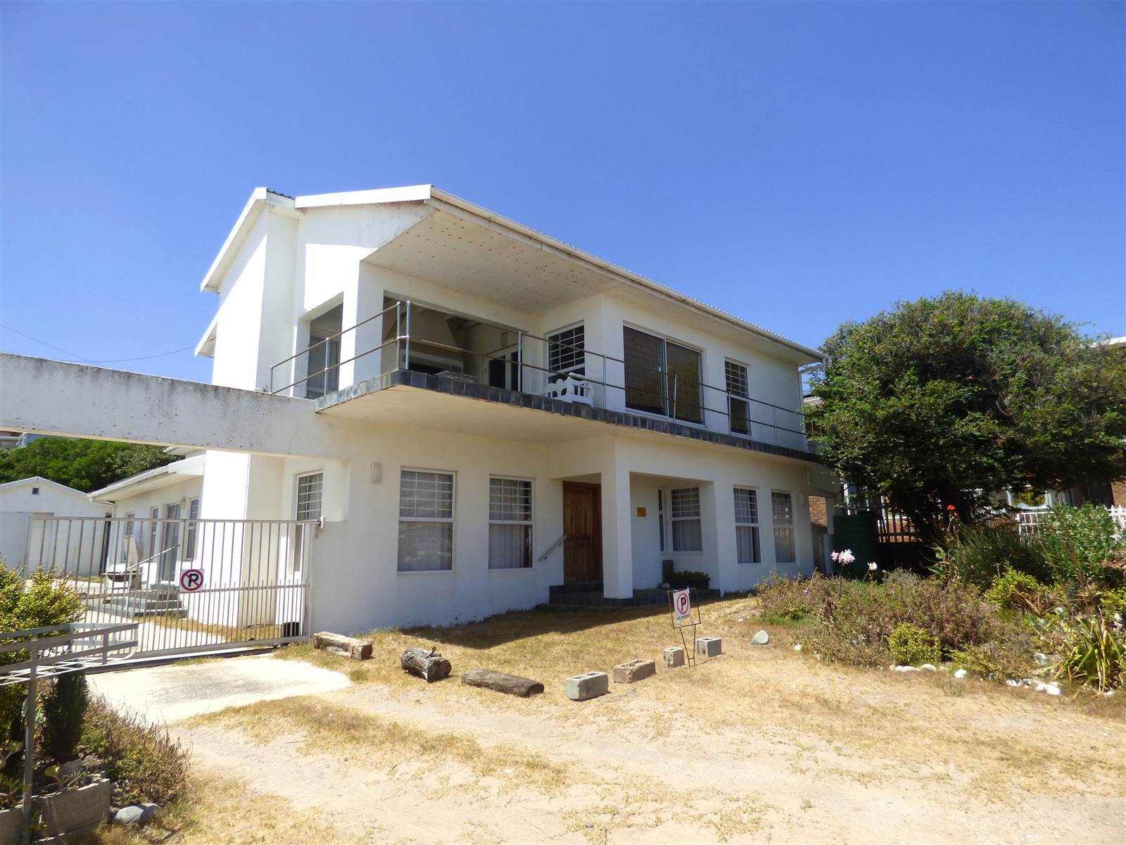 6 Bed House in Yzerfontein photo number 3