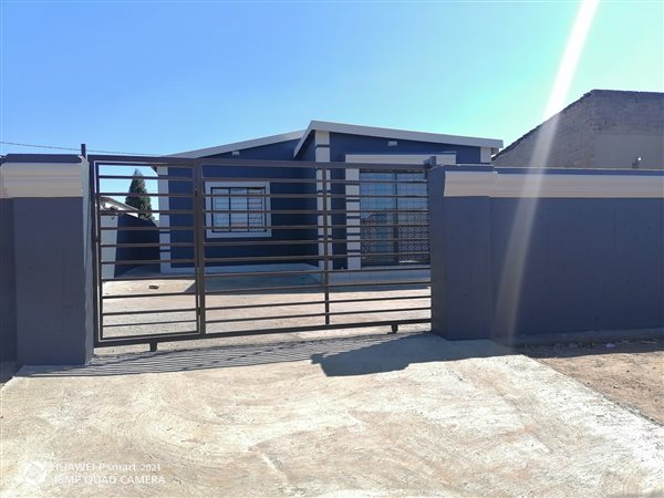 3 Bed House in Lakeside