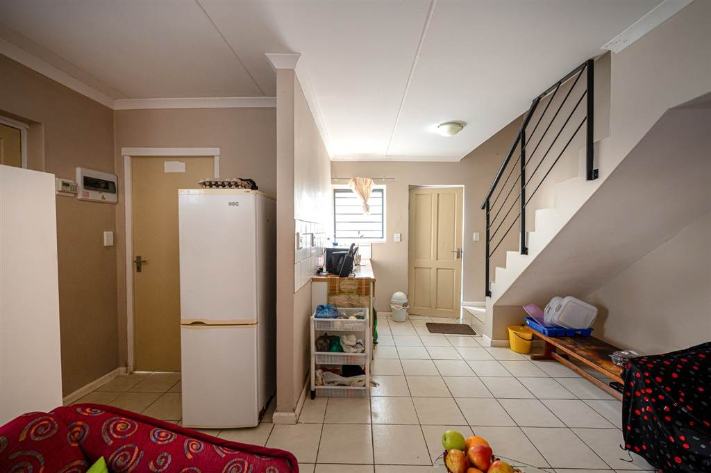 2 Bed Apartment in Maitland photo number 8