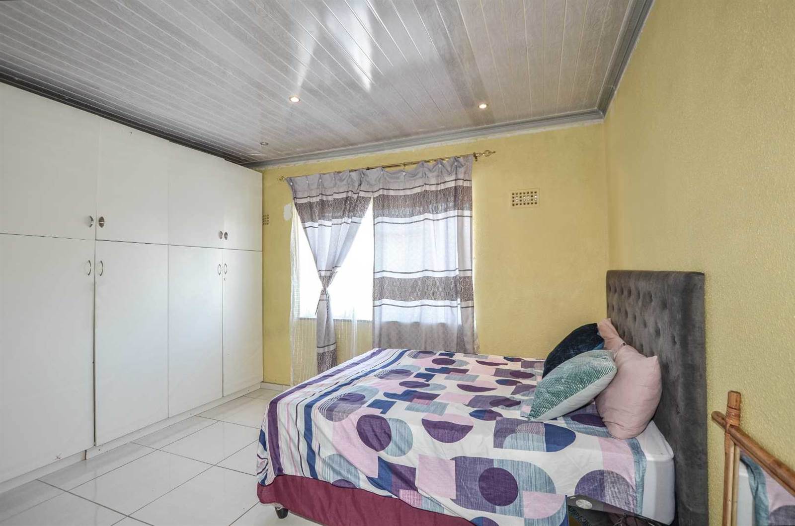 2 Bed Apartment in Parow photo number 5