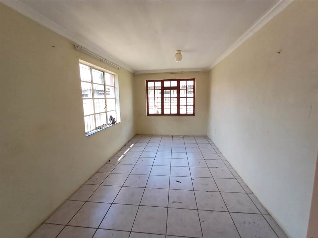 4 Bed House in Booysens photo number 14