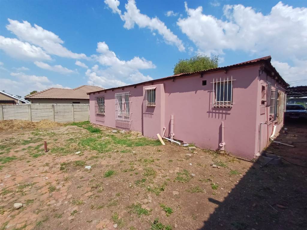 4 Bed House in Booysens photo number 19