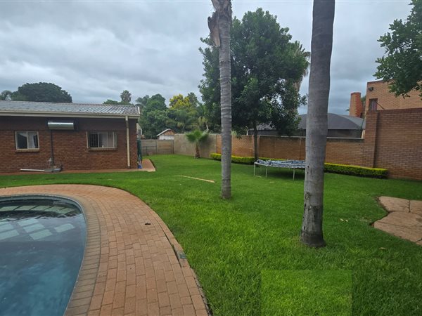 5 Bedroom House 5 Bedroom House