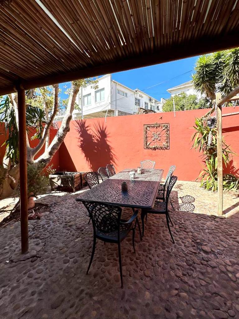 2 Bed Apartment in Bo-Kaap photo number 1