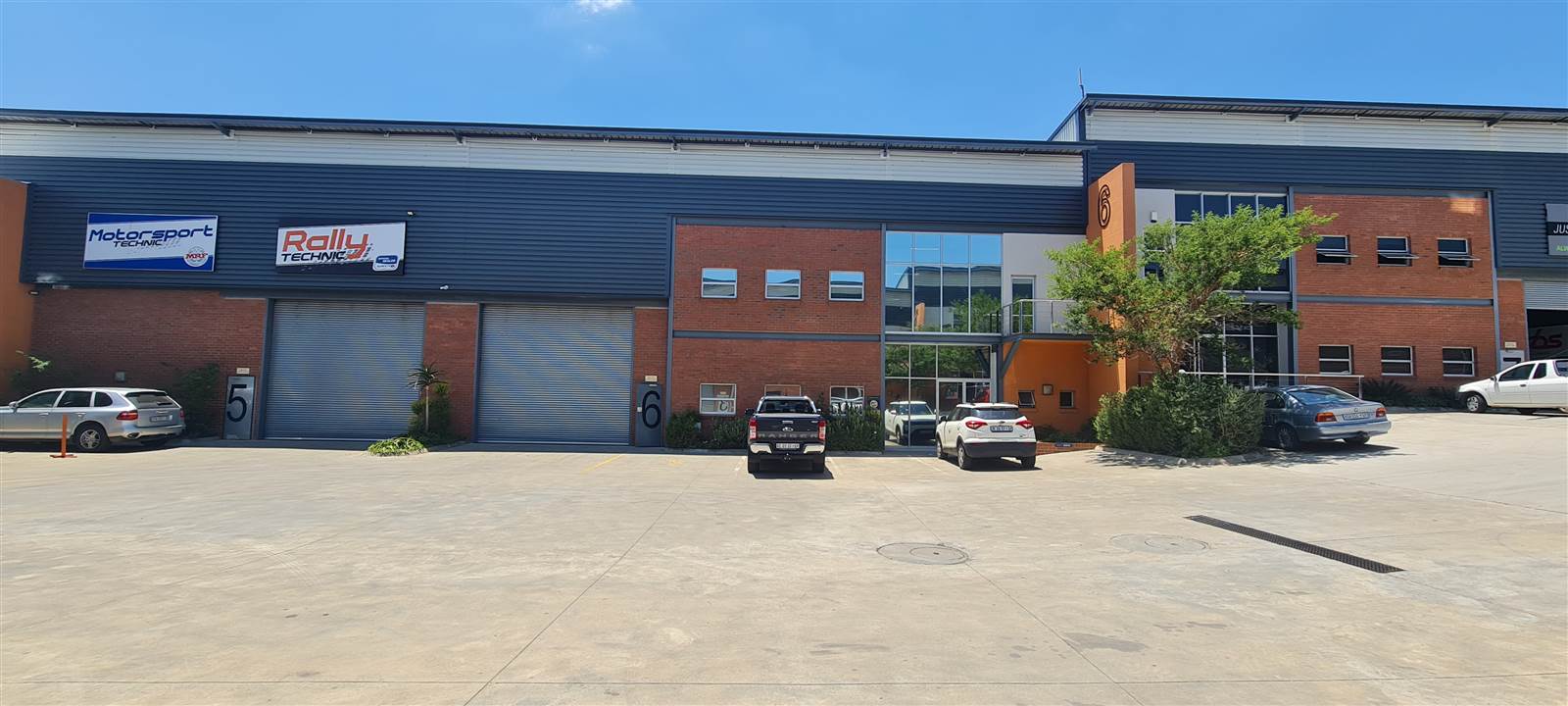 556  m² Industrial space in Louwlardia photo number 1