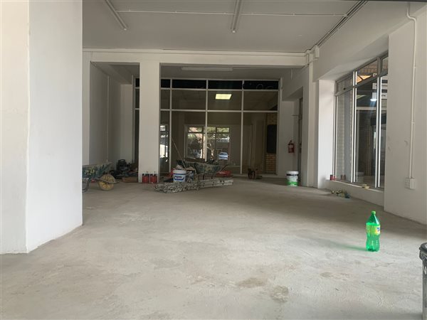 84  m² Retail Space