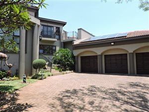 3 Bed House in Ruimsig Country Estate