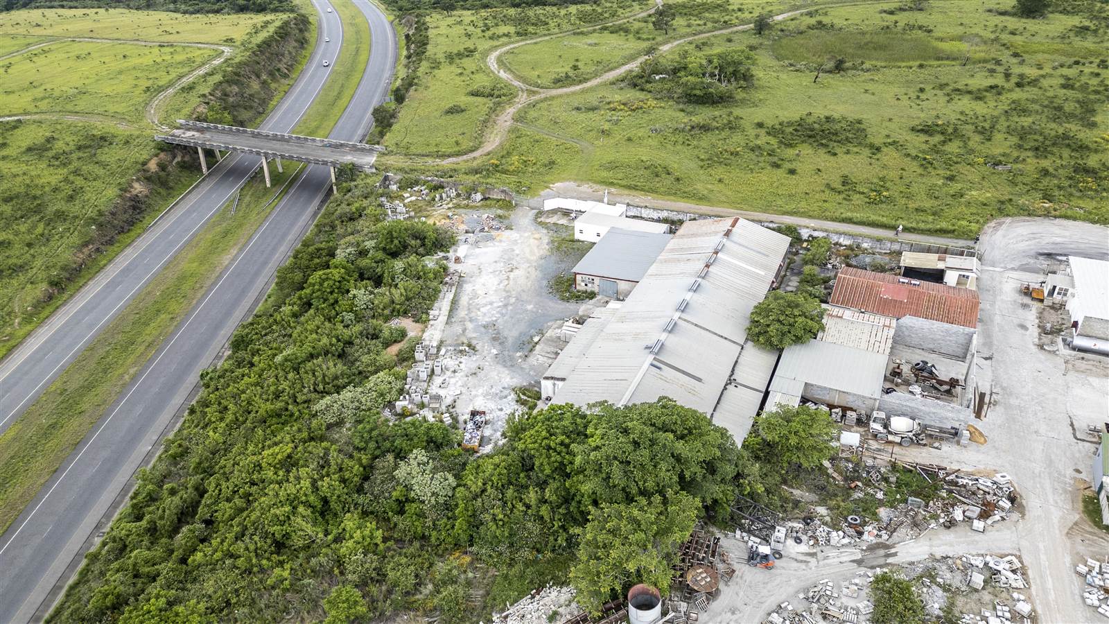 1667  m² Industrial space in Amalinda photo number 10
