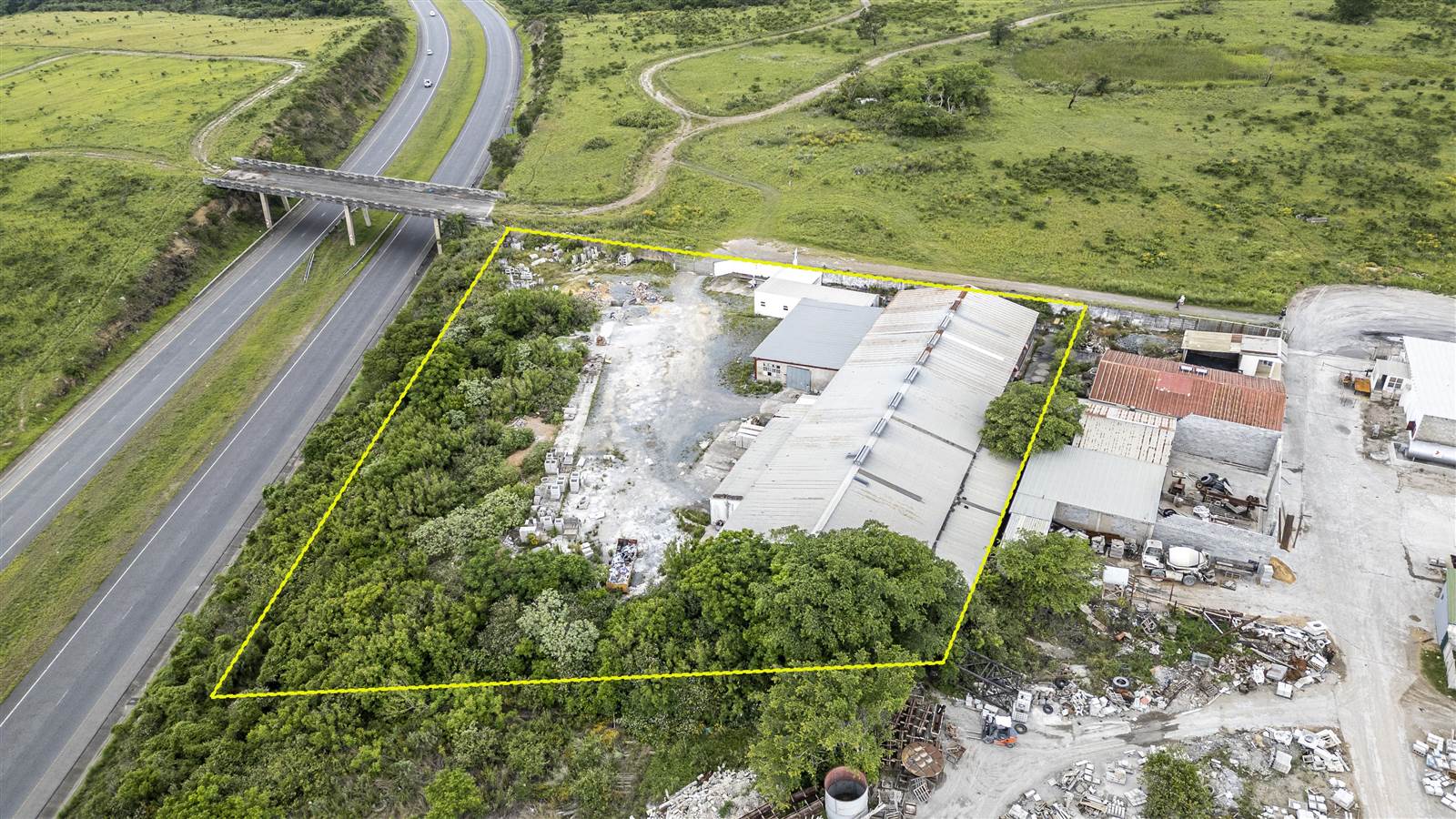 1667  m² Industrial space in Amalinda photo number 9
