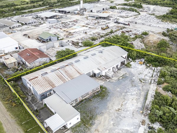 1667  m² Industrial space in Amalinda