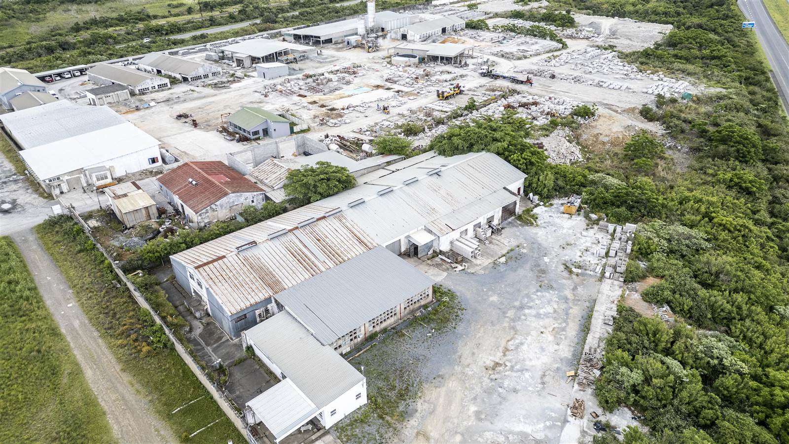 1667  m² Industrial space in Amalinda photo number 2