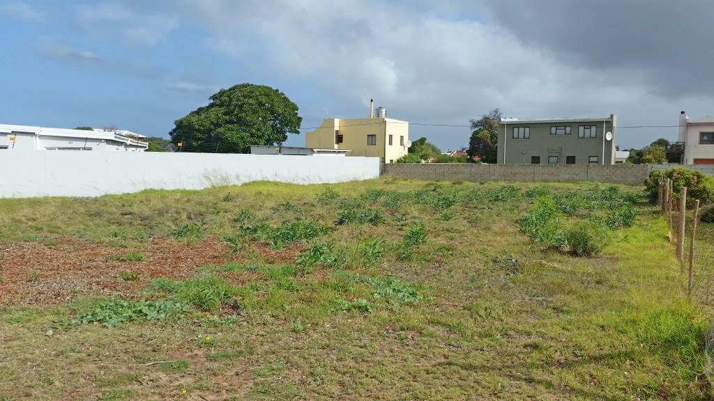 1026 m² Land available in Sandbaai photo number 8