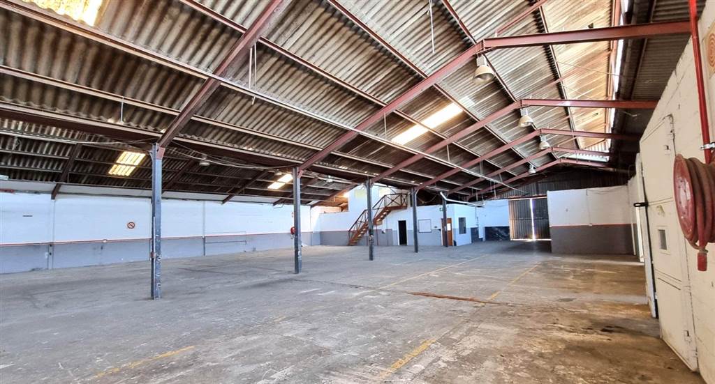 1000  m² Commercial space in Parow photo number 9