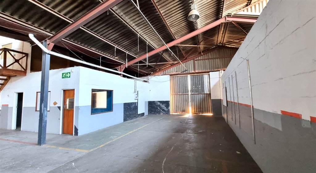 1000  m² Commercial space in Parow photo number 12