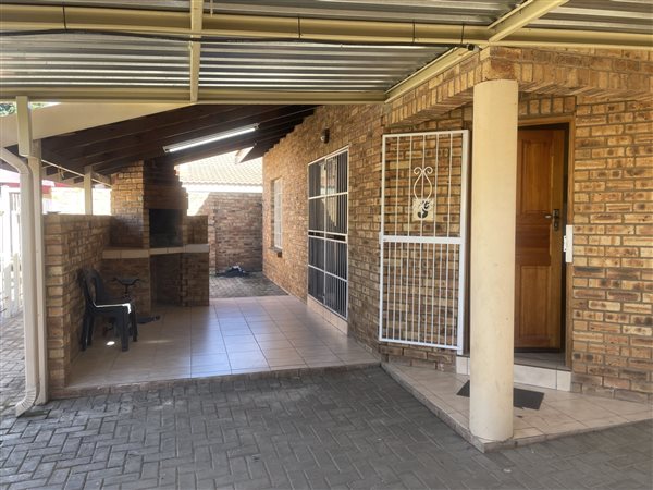 2 Bedroom Townhouse 2 Bedroom Townhouse