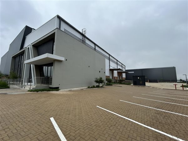 3 702  m² Industrial space