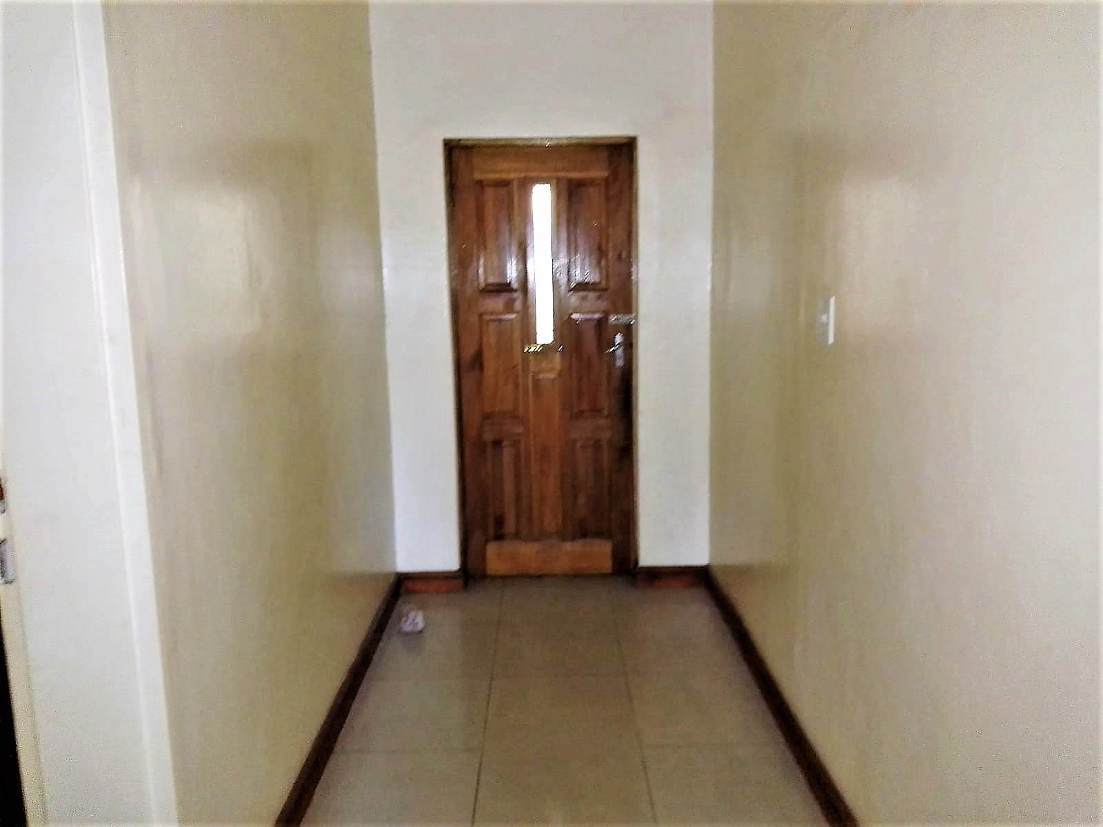 3 Bed House in Matroosfontein photo number 2
