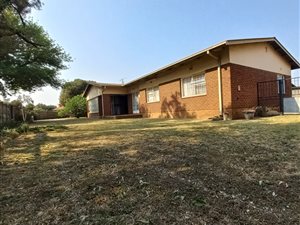 4 Bed House in Vanderbijlpark CE3
