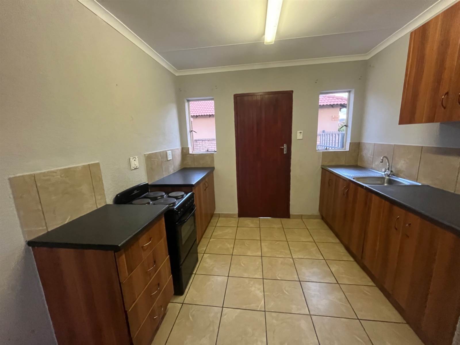 3 Bed House in Rustenburg photo number 9