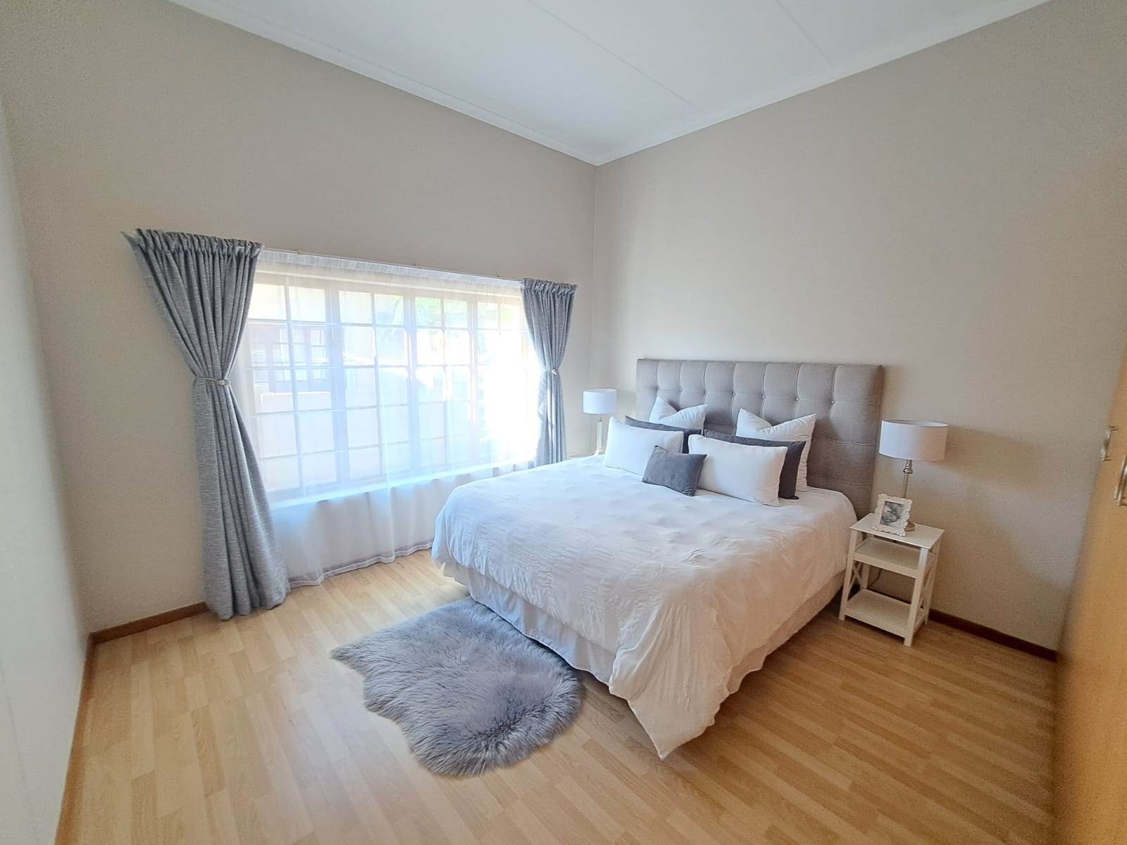 2 Bed Townhouse in Waterval East photo number 7