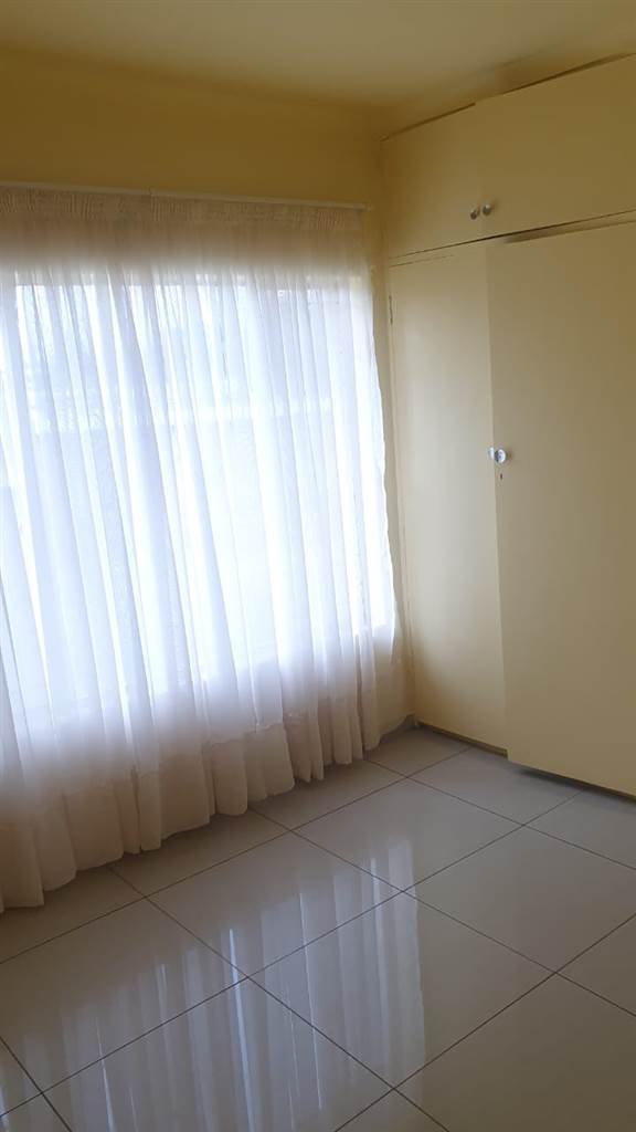 7 Bed House in Dalpark Ext 1 photo number 11
