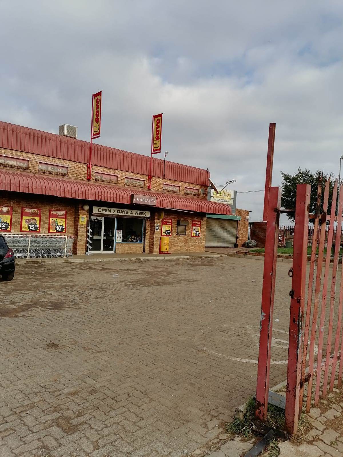 1331.8  m² Commercial space in Dobsonville photo number 5