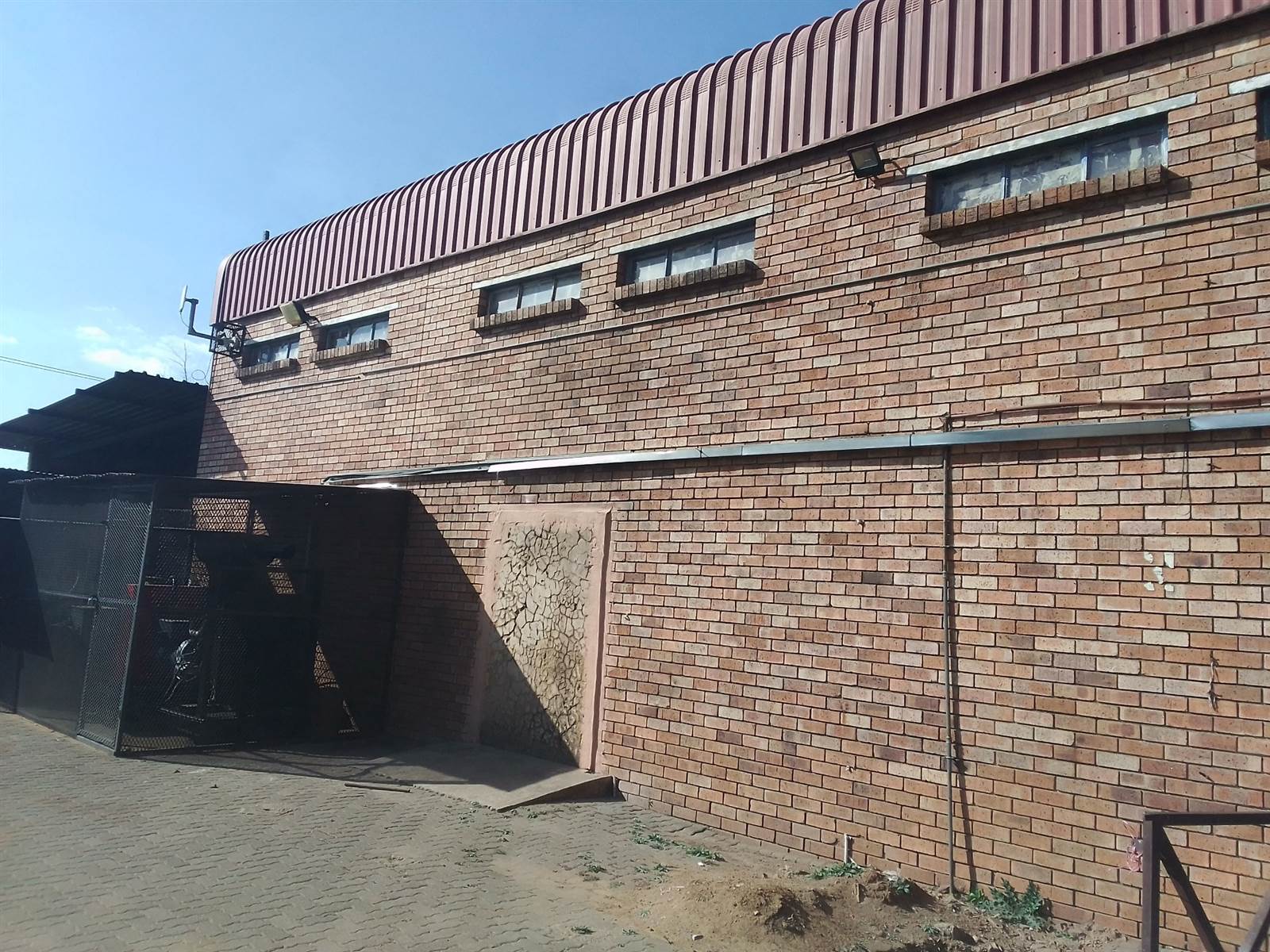 1331.8  m² Commercial space in Dobsonville photo number 7