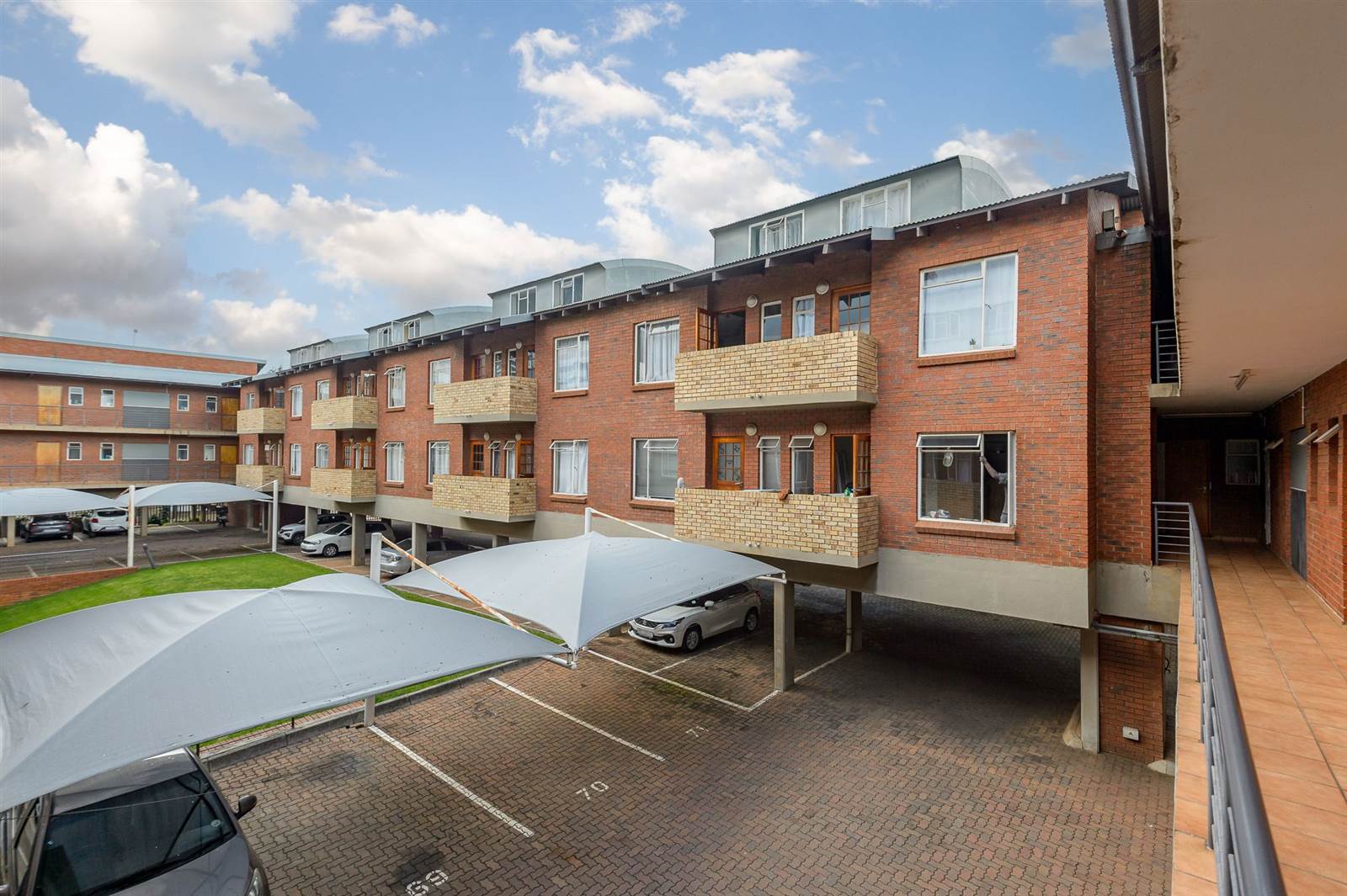 1 Bed Apartment in Auckland Park photo number 15